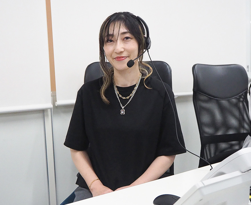 笑声で対応
